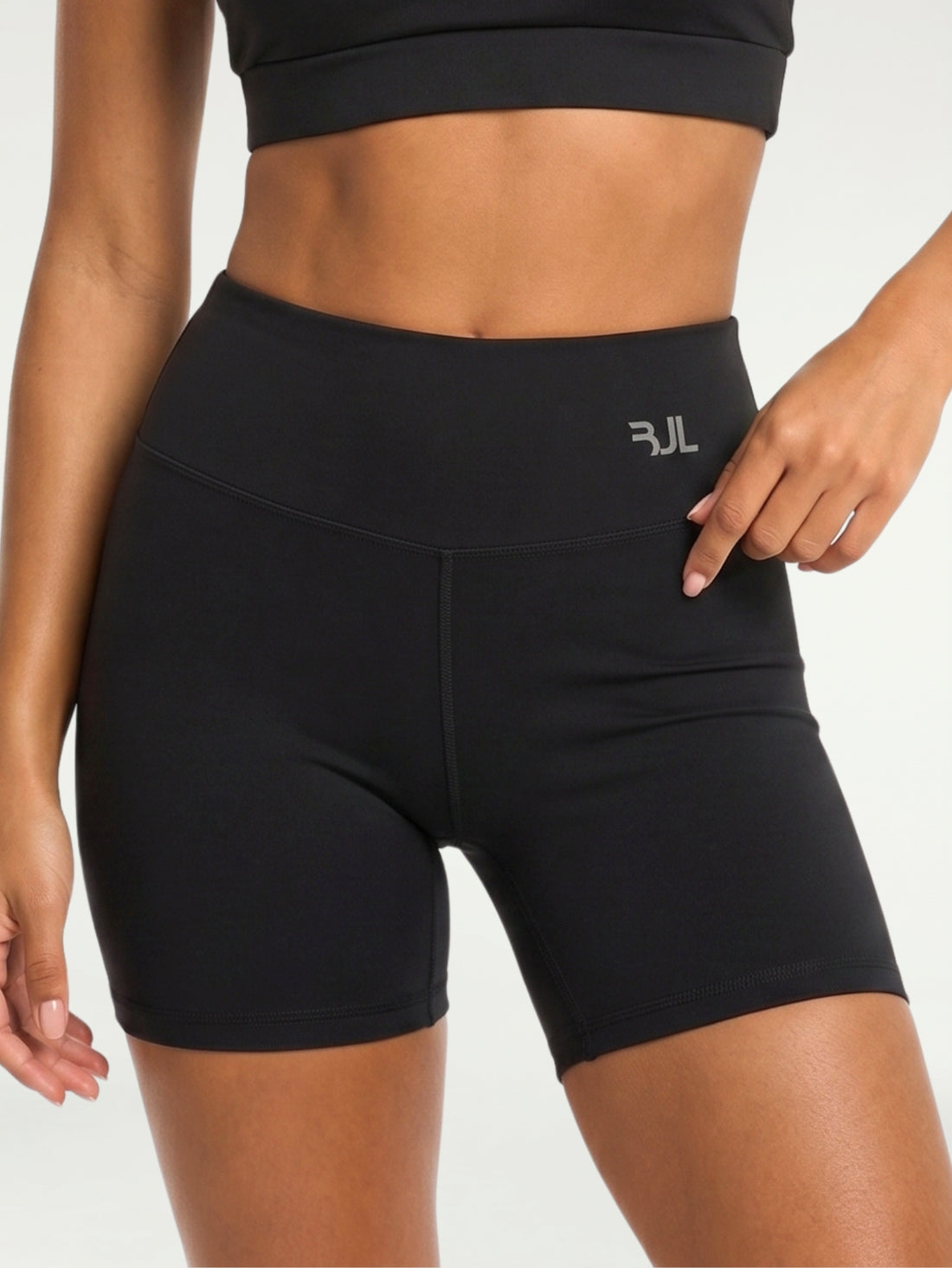 Short Essentials | Preto
