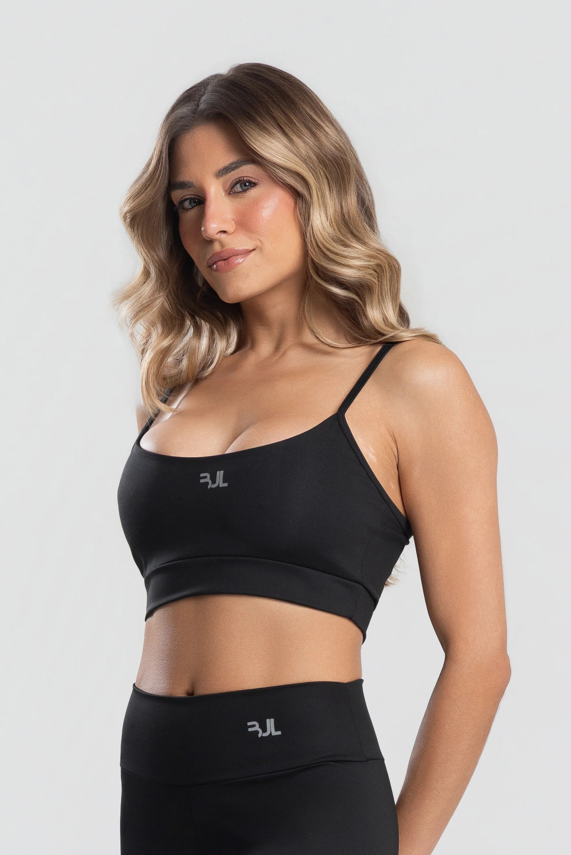 Top Essentials | Preto