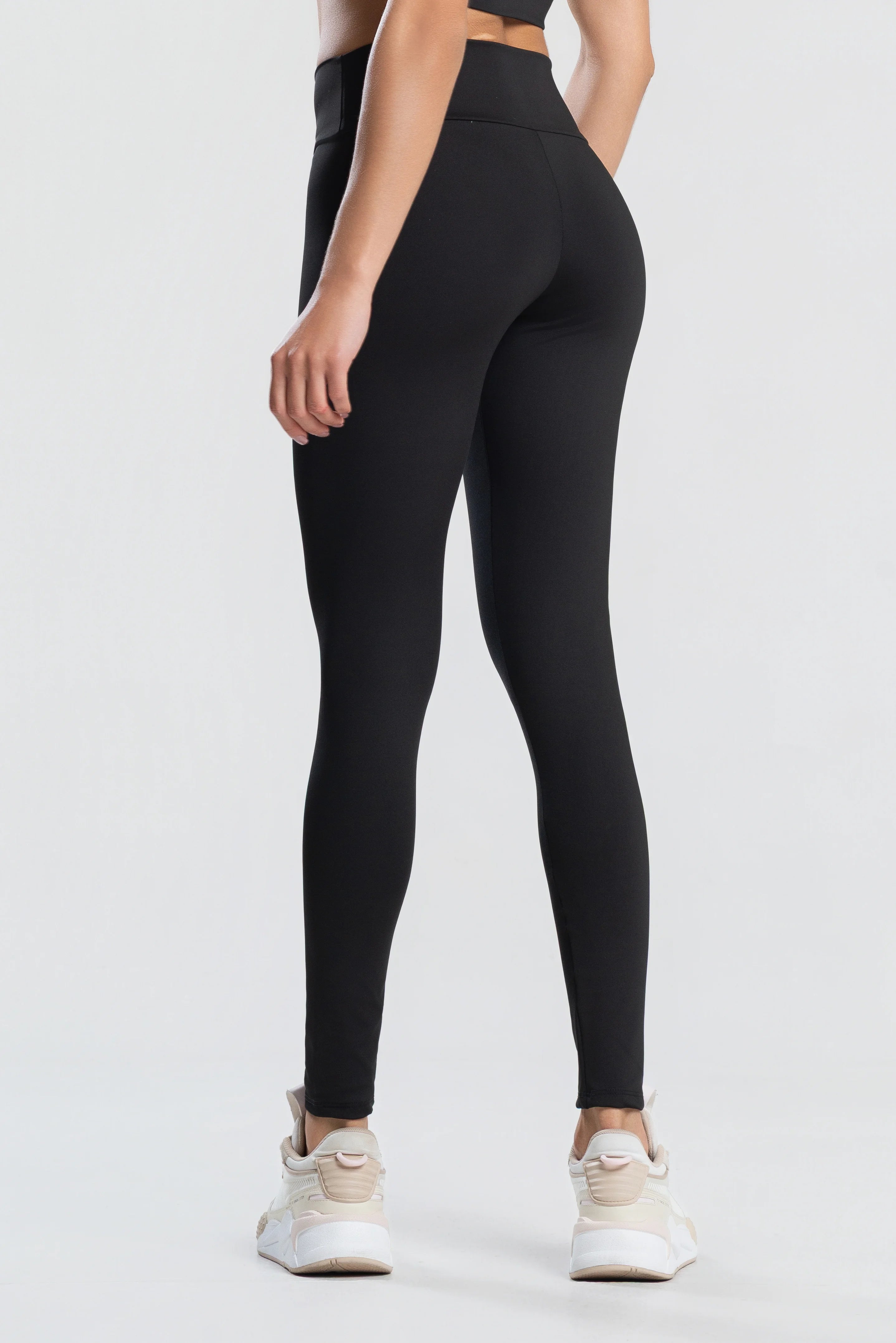 Conjunto Legging + Top Essentials | Preto