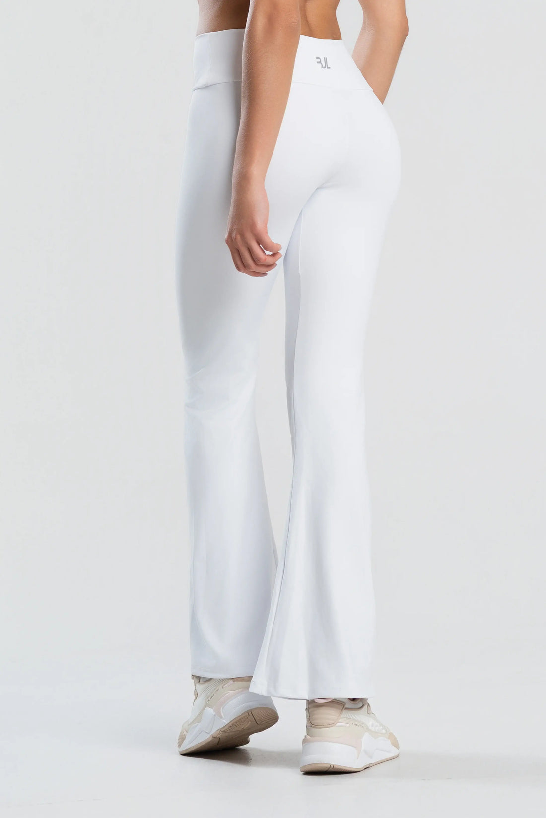 Conjunto Legging Flare + Cropped Essentials | Branco