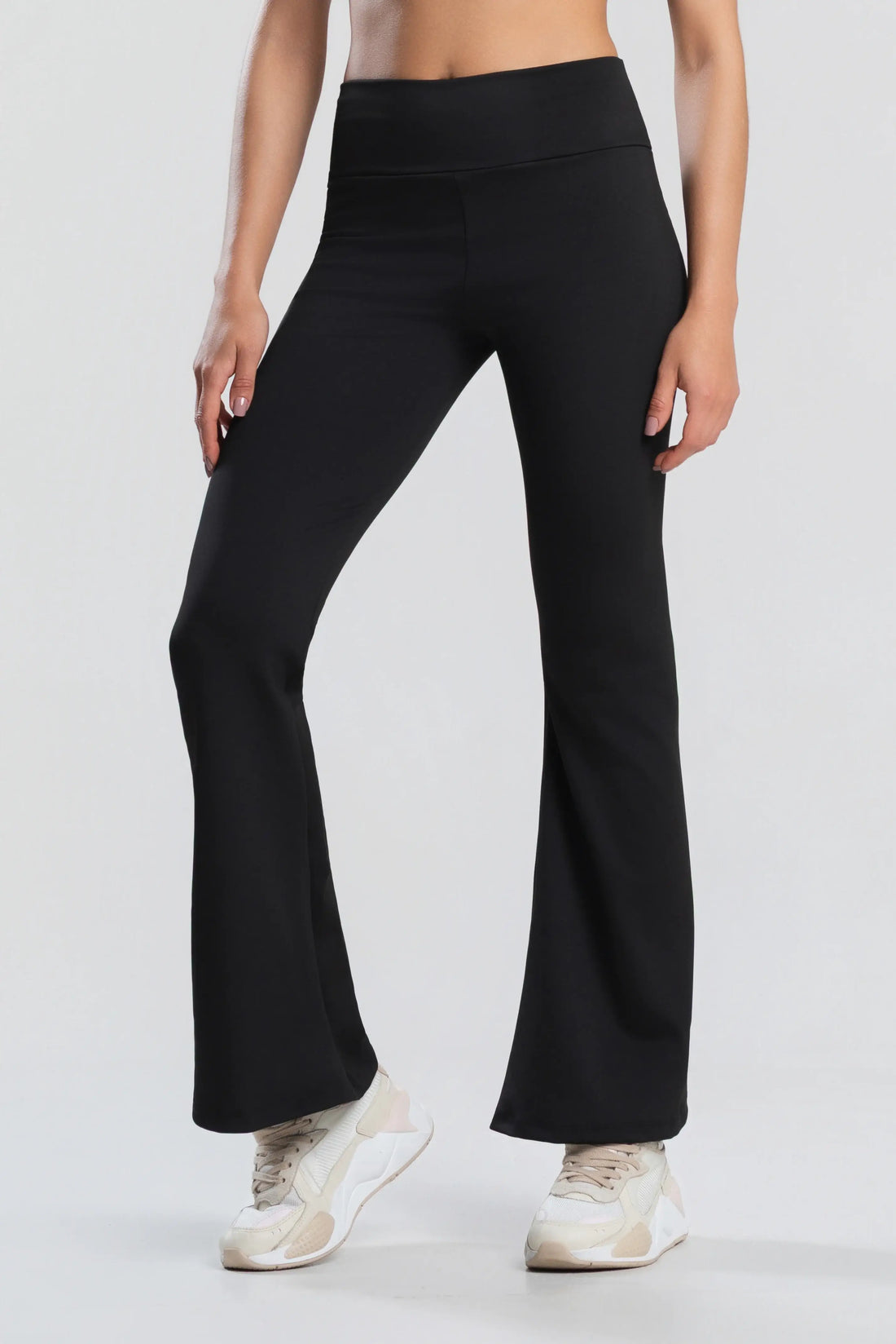 Conjunto Legging Flare + Cropped Essentials | Preto