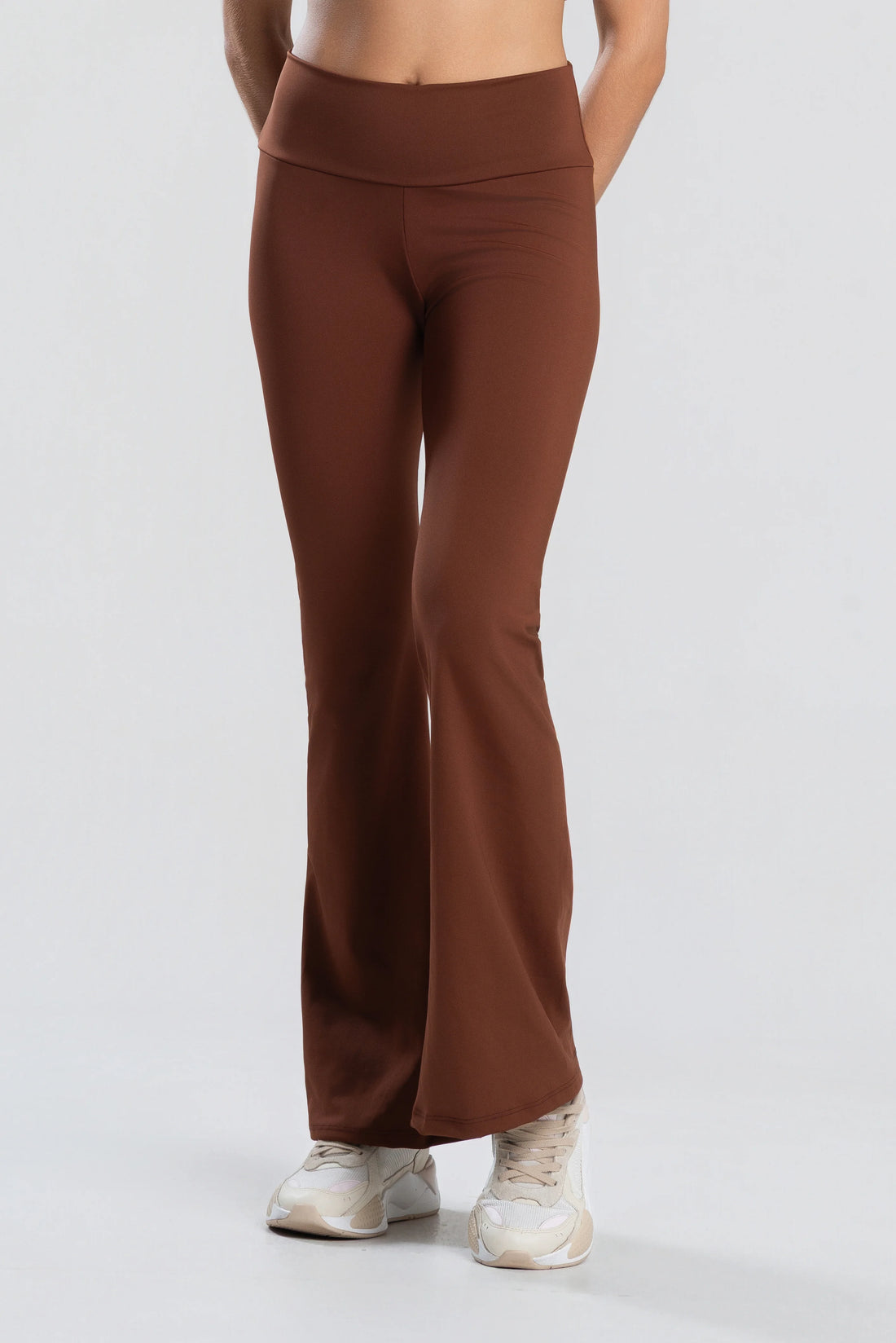 Conjunto Legging Flare + Cropped Essentials | Coffee