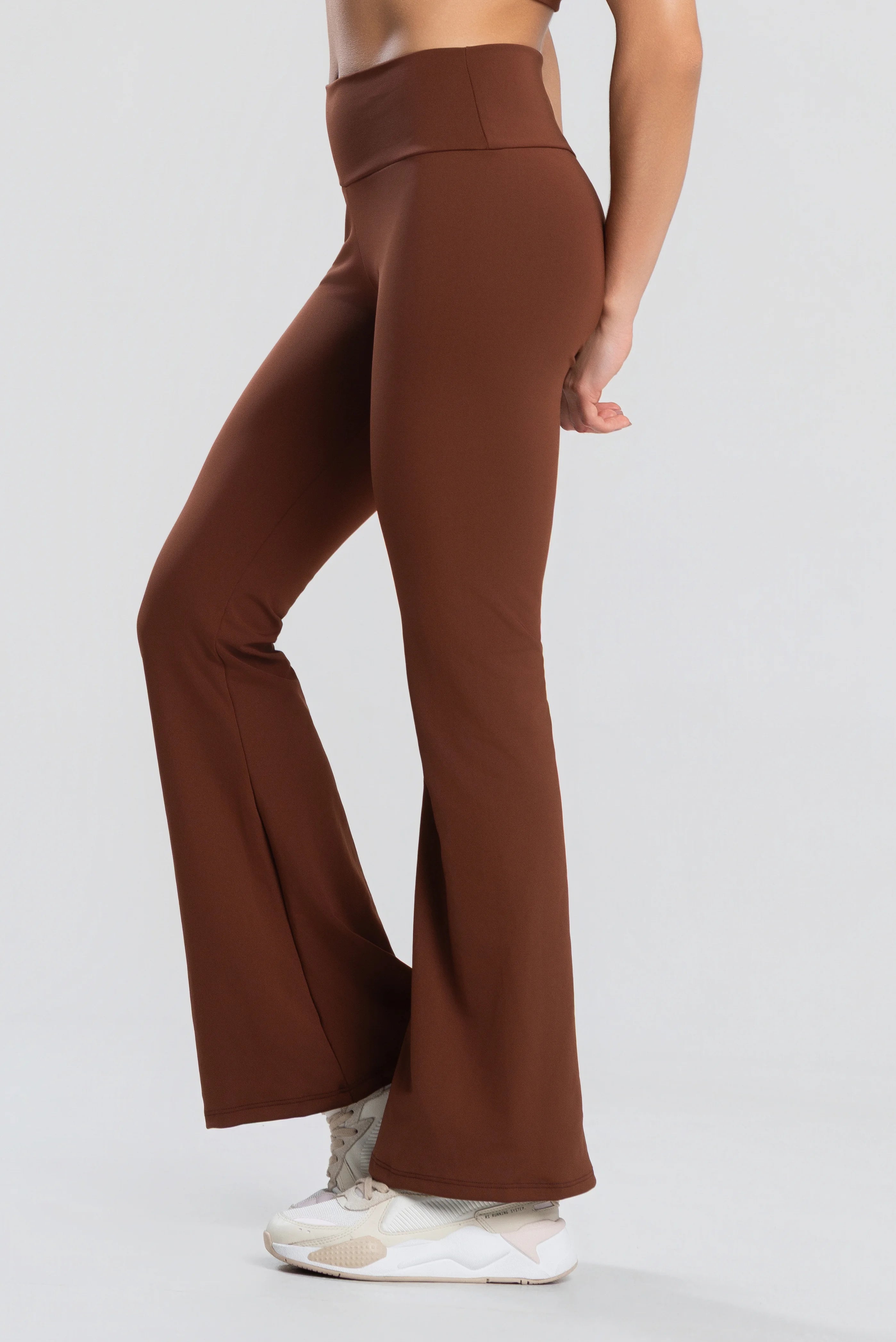 Conjunto Legging Flare + Cropped Essentials | Coffee