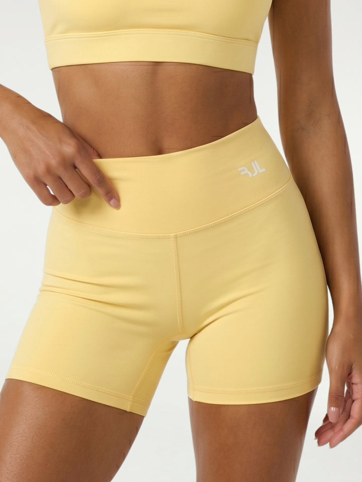 Short Essentials | Amarelo